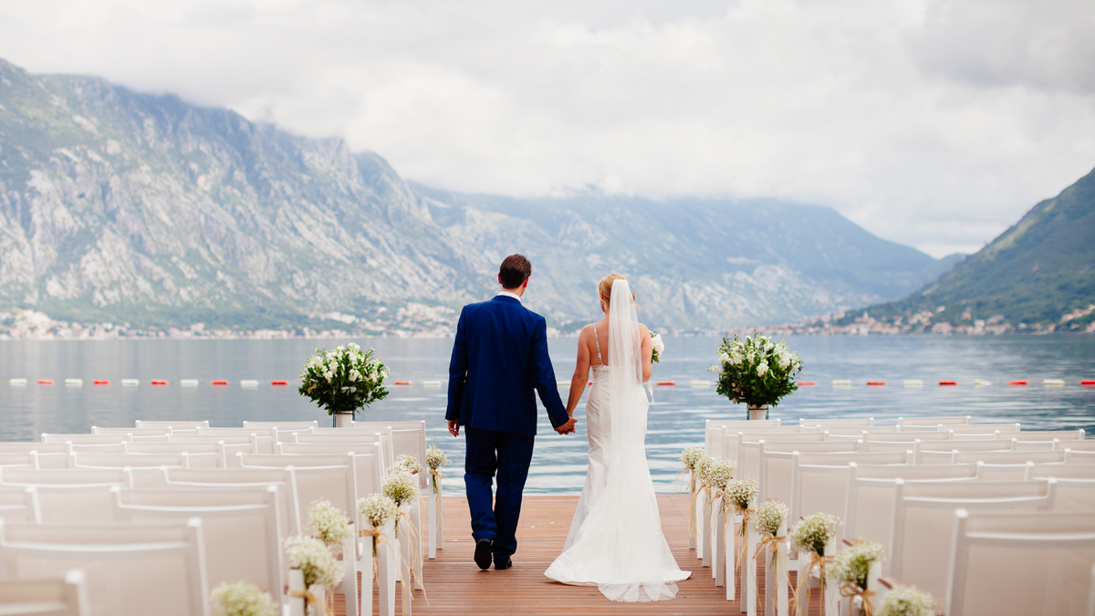 Say 'I Do' to Savings: Practical Money-Saving Advice for 2024 Brides and Grooms
